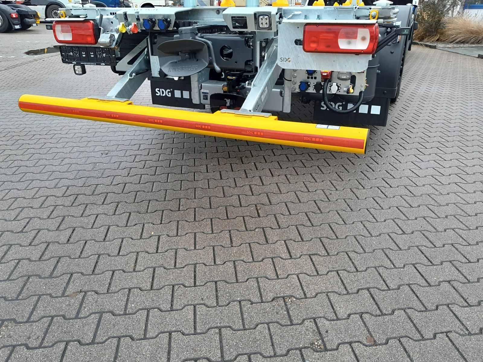 Fahrzeugabbildung DAF FAN XG 480 BDF 1120-1320 Multi