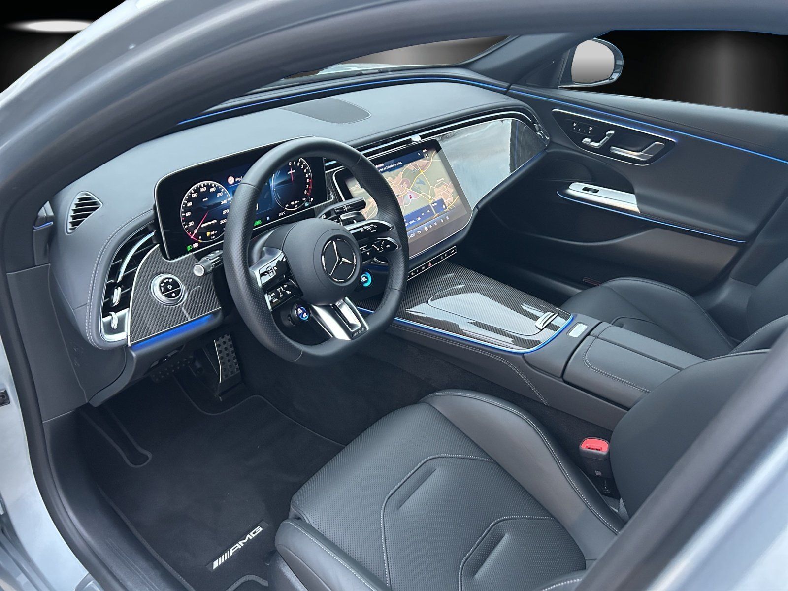 Fahrzeugabbildung Mercedes-Benz E 53 AMG Perf.Sitze DYNAMIC+ Carbon AHK Driver's
