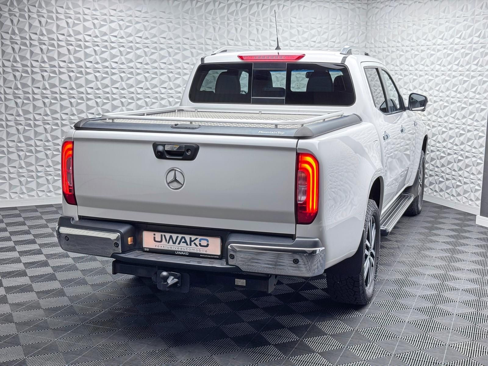 Fahrzeugabbildung Mercedes-Benz d POWER-EDITION/4MATIC/LED/KEYLES/360°/AHK