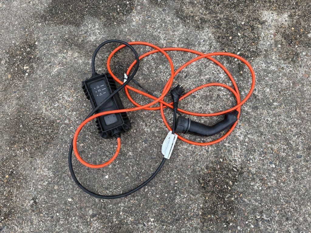 Fahrzeugabbildung Citroën e-C4 136 FEEL PACK+ Kältepaket