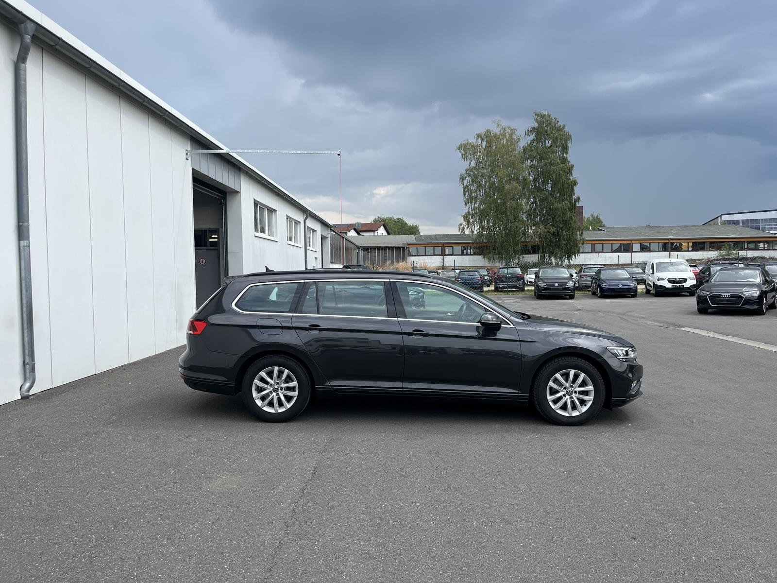 Volkswagen Passat 2.0 TDI Business 132€ m.20% Anz., миниатюра 6