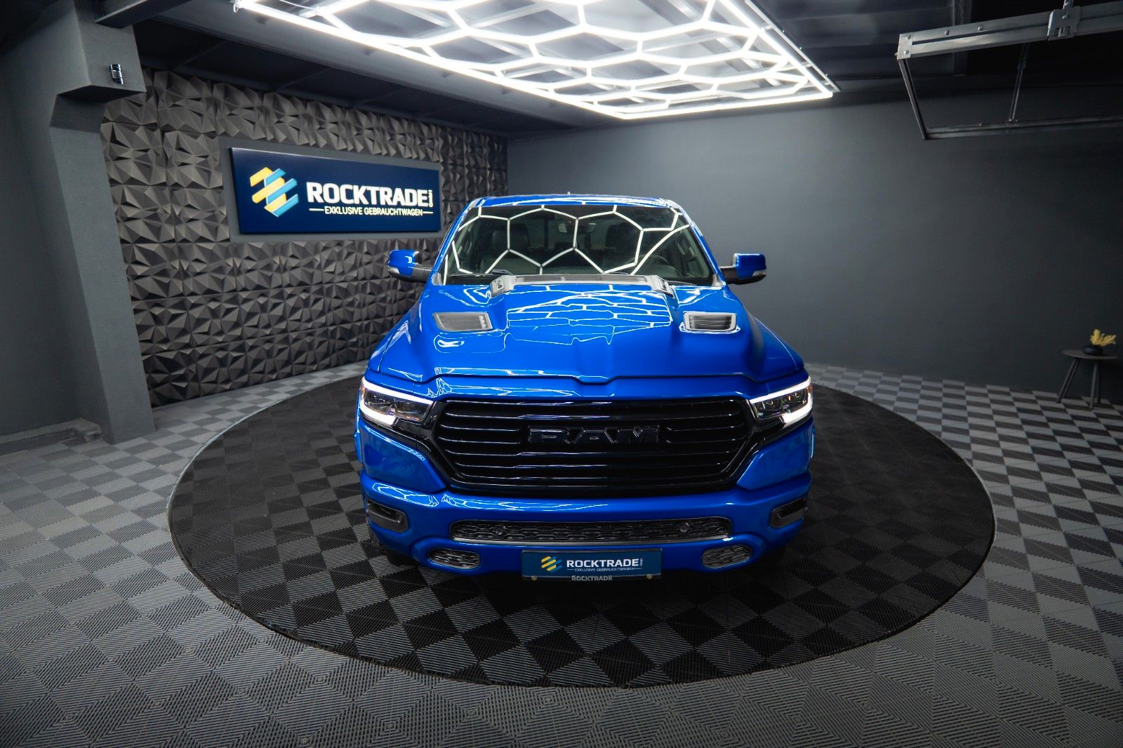 Fahrzeugabbildung Dodge RAM 5.7 V8 HEMI 4x4 OFFROAD Night Limited 19%