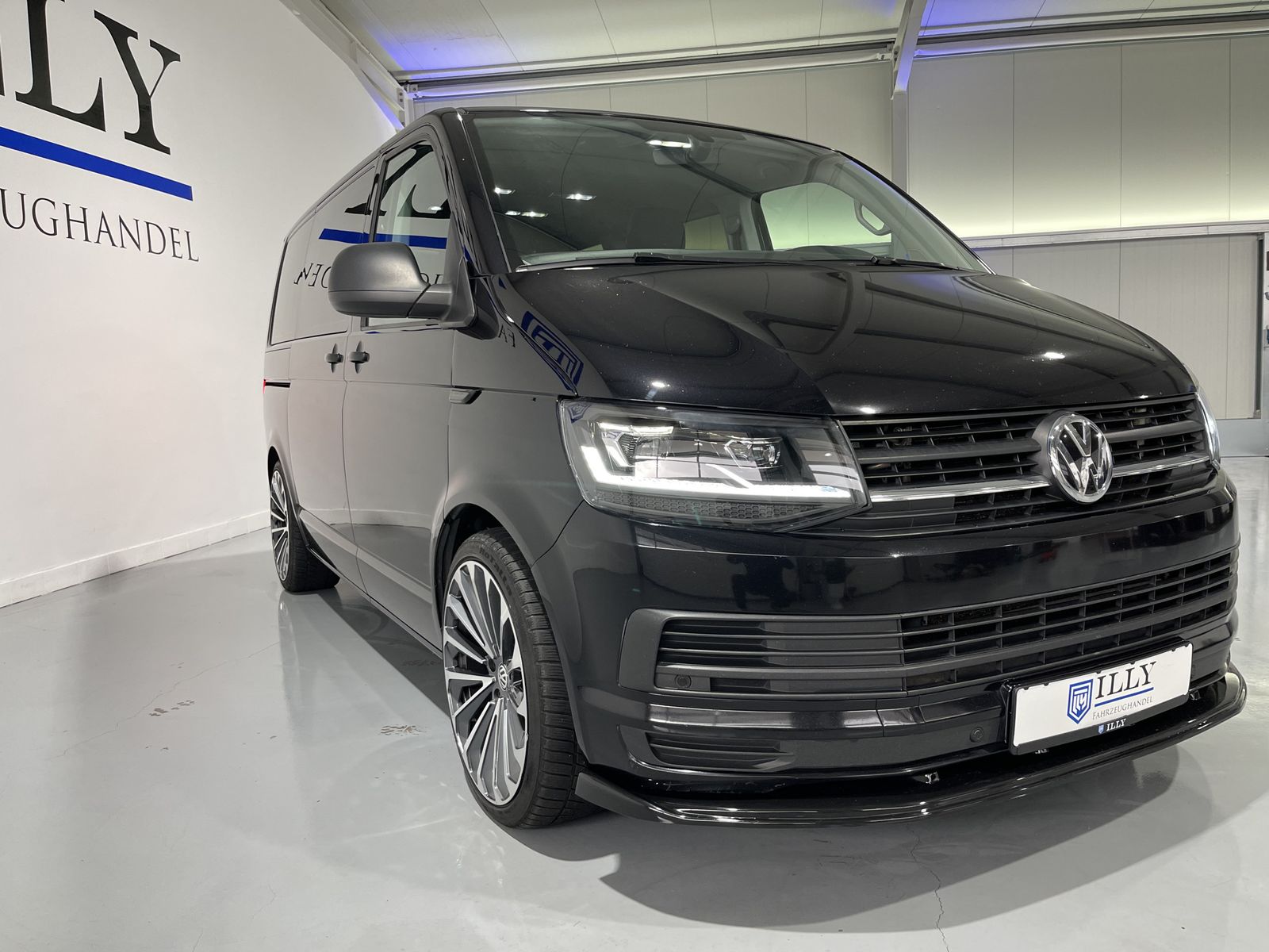 Fahrzeugabbildung Volkswagen T6 Multivan 6.1 2.0 TDI*Trendline*LED*Cam*AHK*