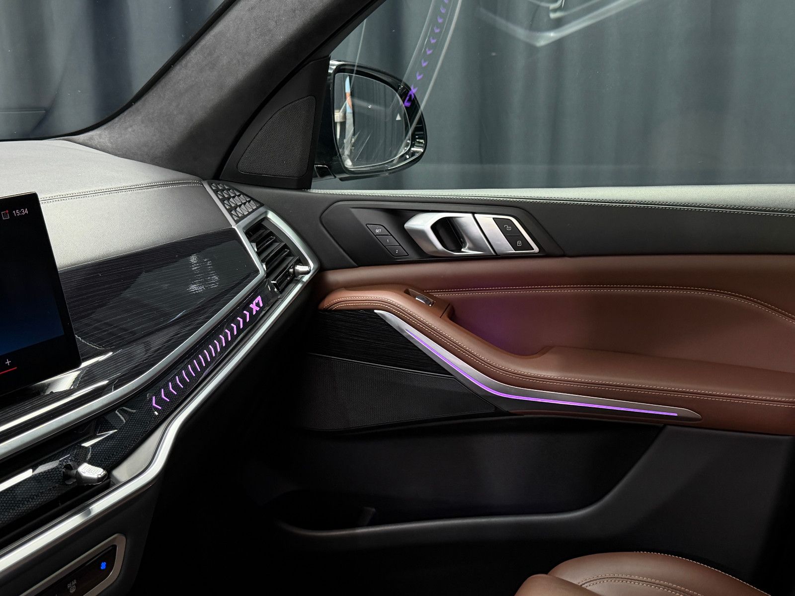 Fahrzeugabbildung BMW X7 xDrive 40 d M Sport PRO|SKY-LOUNGE|7-SITZE|