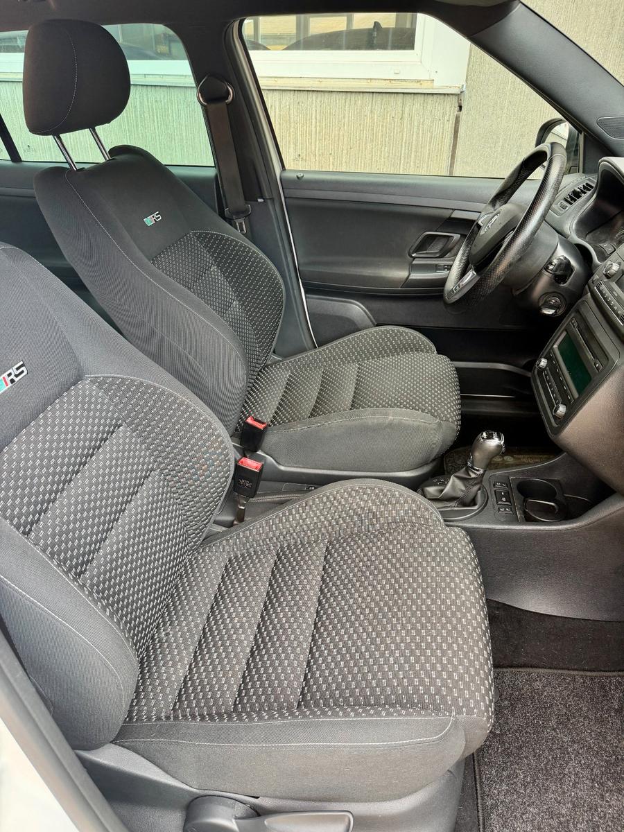 SKODA FABIA RS 1.4 TSI 180ch - DSG - CARBON - SIÈGES CHAUFFANTS - BLUETOOTH - REGULATEUR DE VITESSE