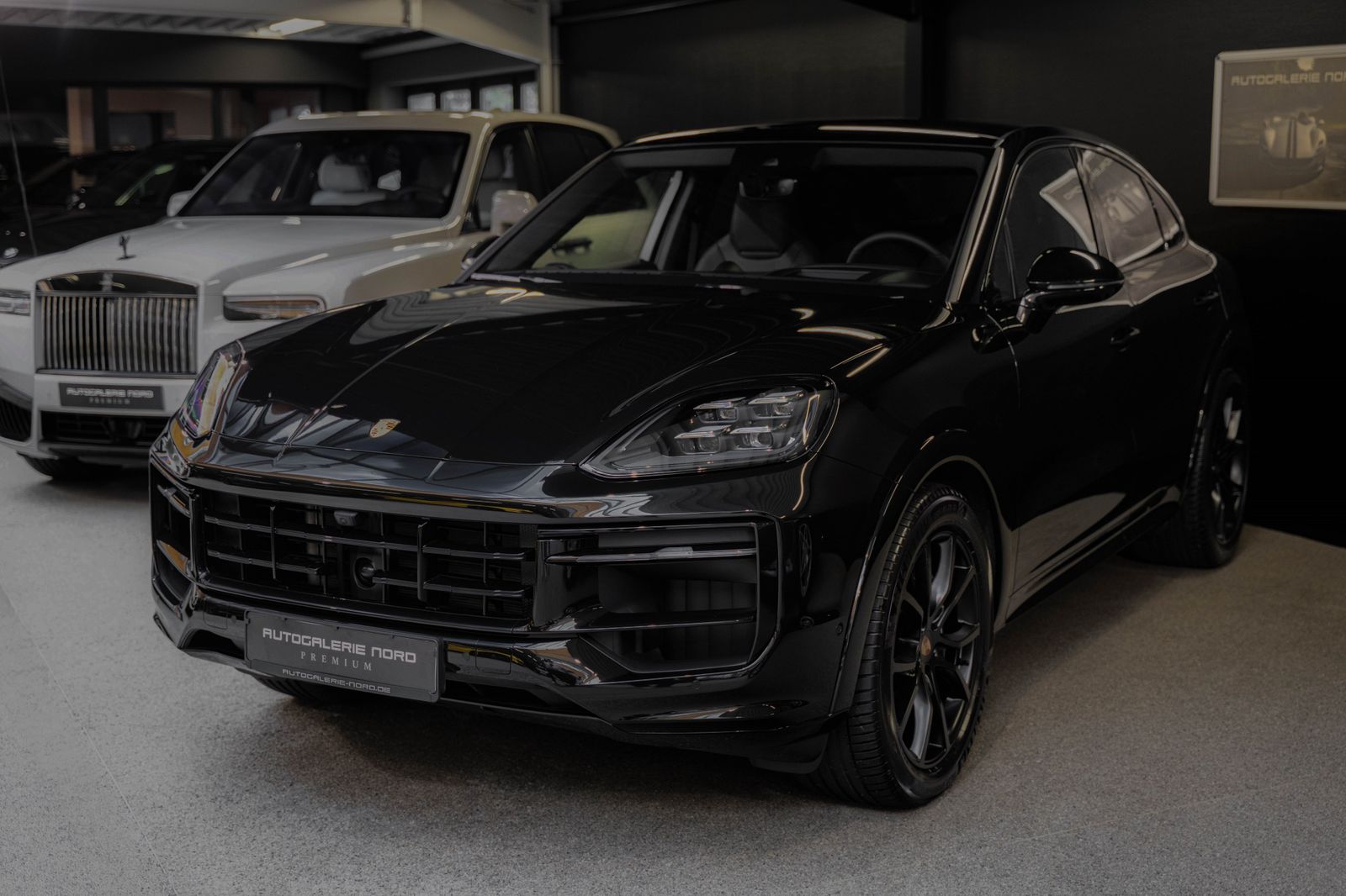 Porsche Cayenne Coupe E-Hybrid Sport Design | HD-Matrix  imagem 2