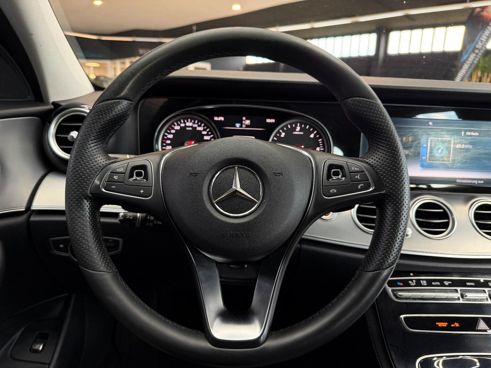 Mercedes-Benz E220d4Matic T9G-TRONIC+Burmester+ACC+LED+Rückfk.