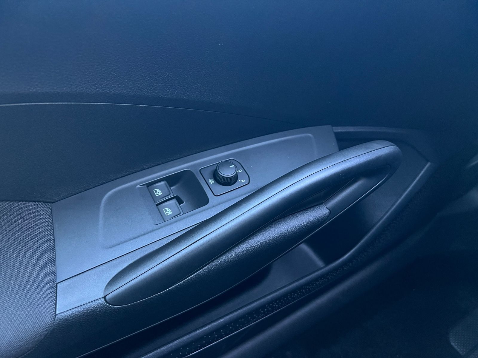 Fahrzeugabbildung SKODA Fabia Selection 1.0 TSI DSG *LED, KESSY, Rückfah