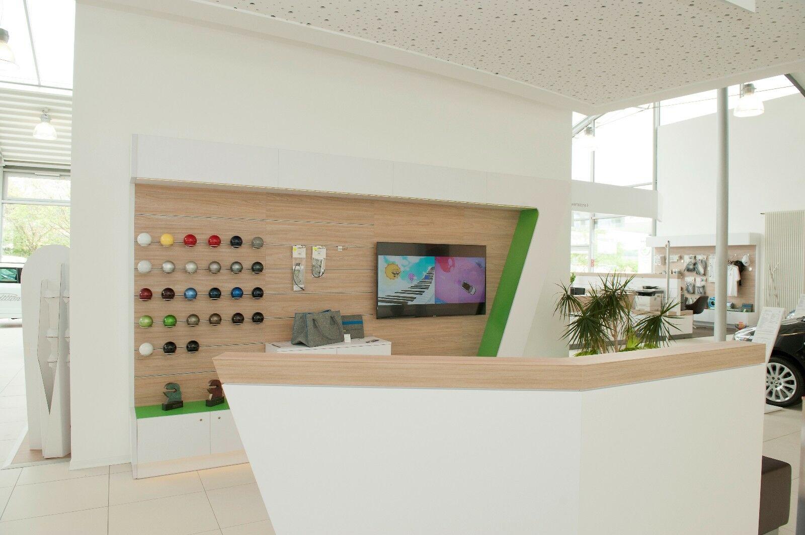 showroom-image-top