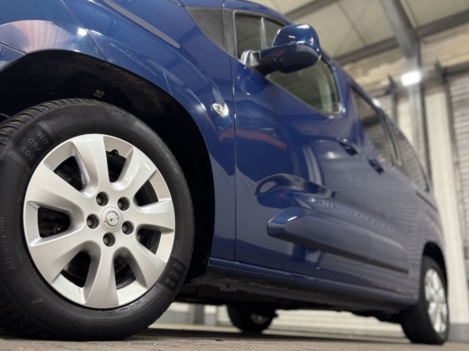 Fahrzeugabbildung Opel Combo Innovation Kamera#Pano#HeadUp