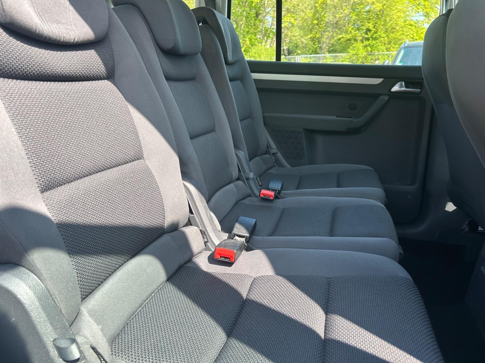 Volkswagen Touran 2015 — photo 12