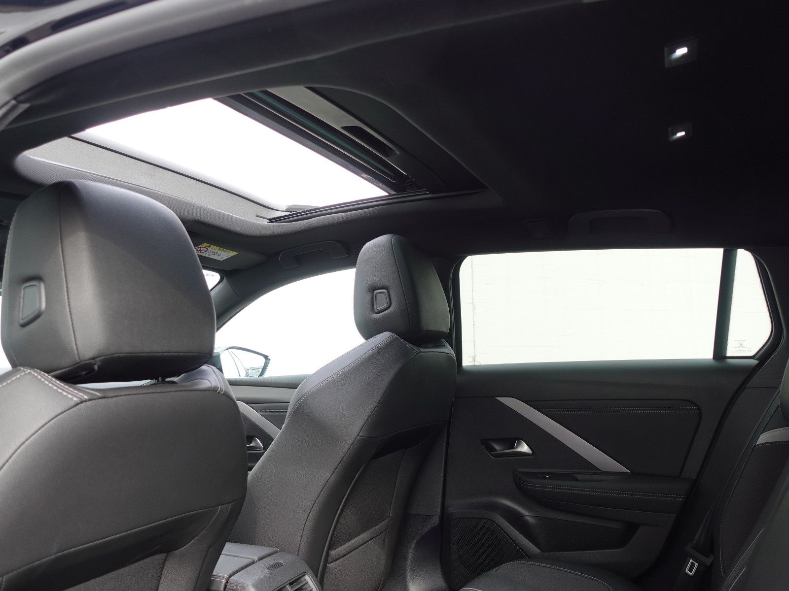 Fahrzeugabbildung Opel Astra ST 1.2Turbo GS Schiebedach,PDC,Kamera,SHZ