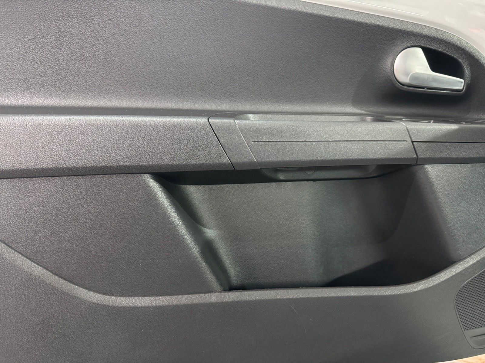 Fahrzeugabbildung Volkswagen up! Basis