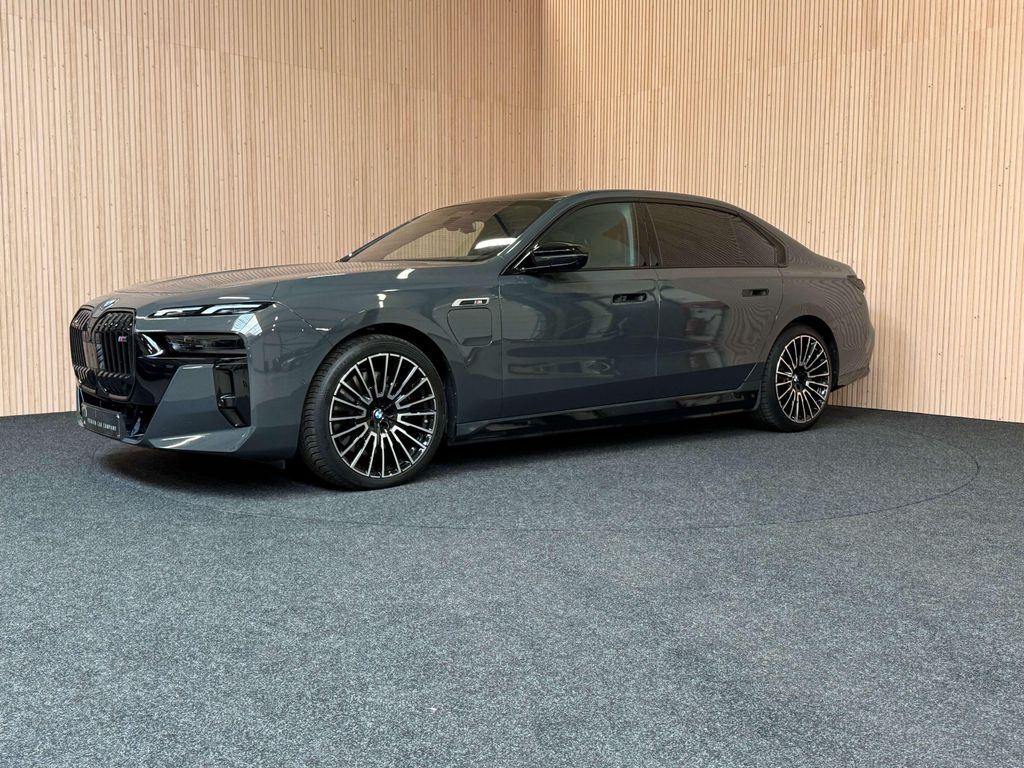 Image of BMW 760