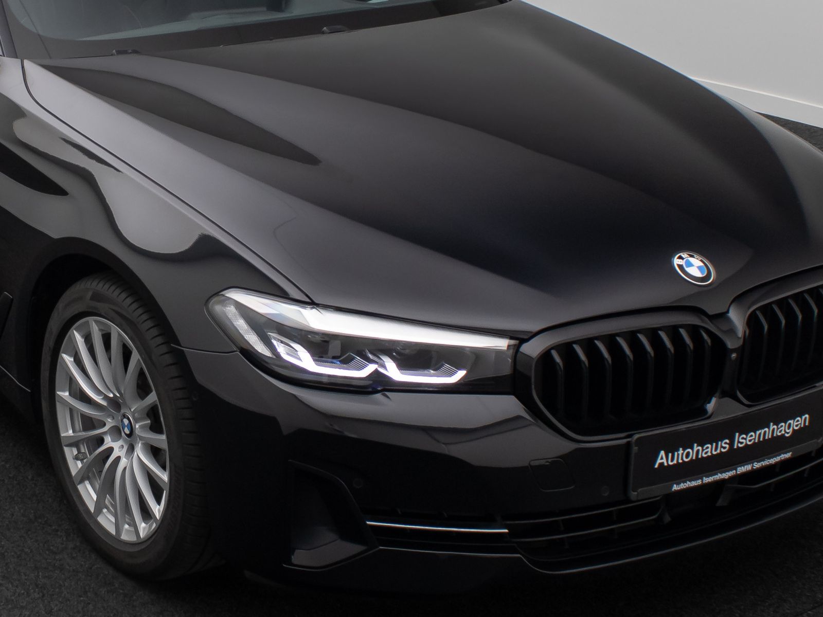Fahrzeugabbildung BMW 530e xD 360°HUD DAB H/K 4xKlima Komfort AHK ACC