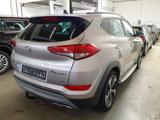 Hyundai TUCSON 2.0 CRDi Premium 4WD KAM*AHK*LED* - Hyundai TUCSON mit Diesel-Antrieb