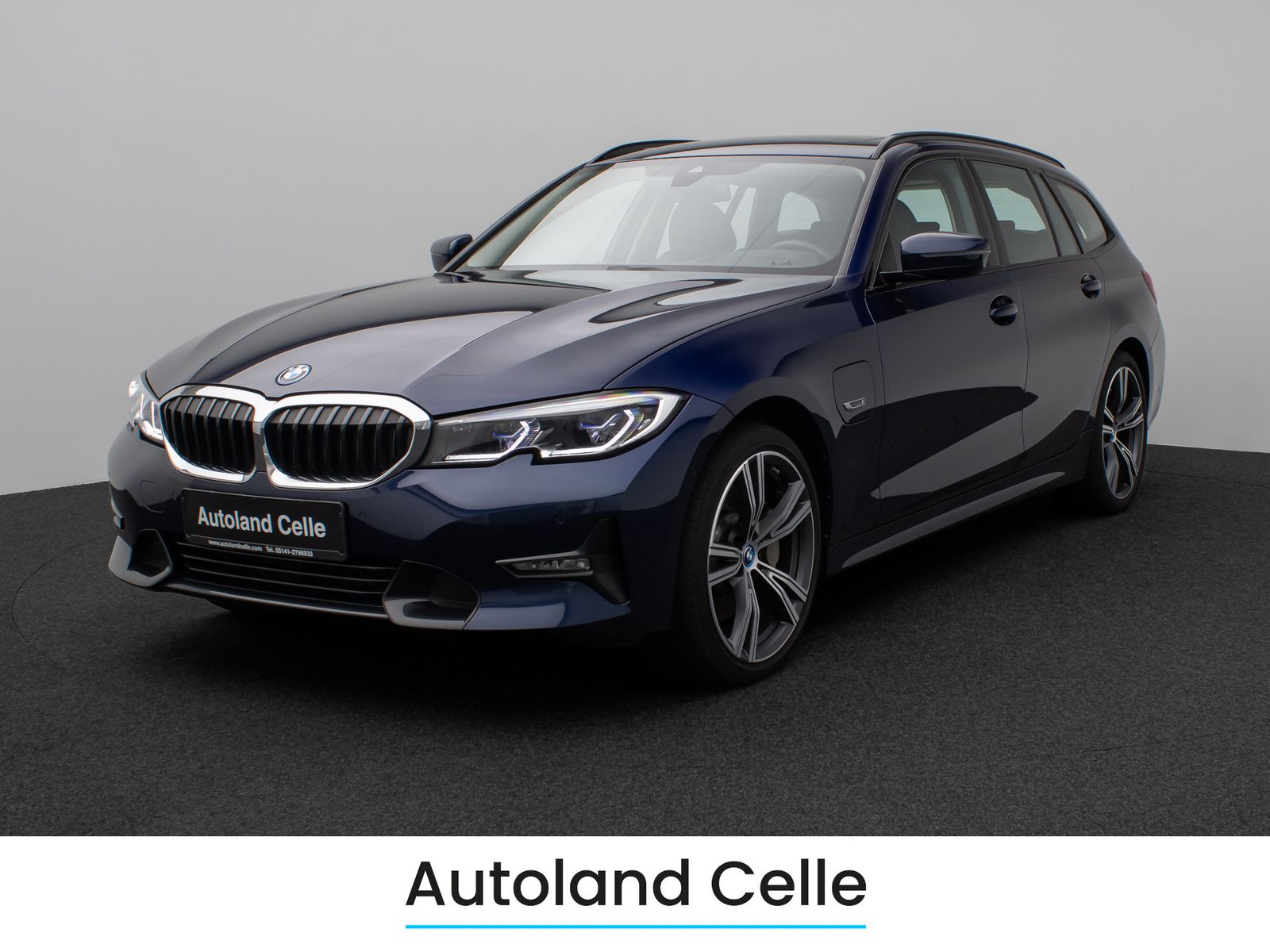 Fahrzeugabbildung BMW 330e xD SportLine Pano Kamera Laser HUD DAB HiFi