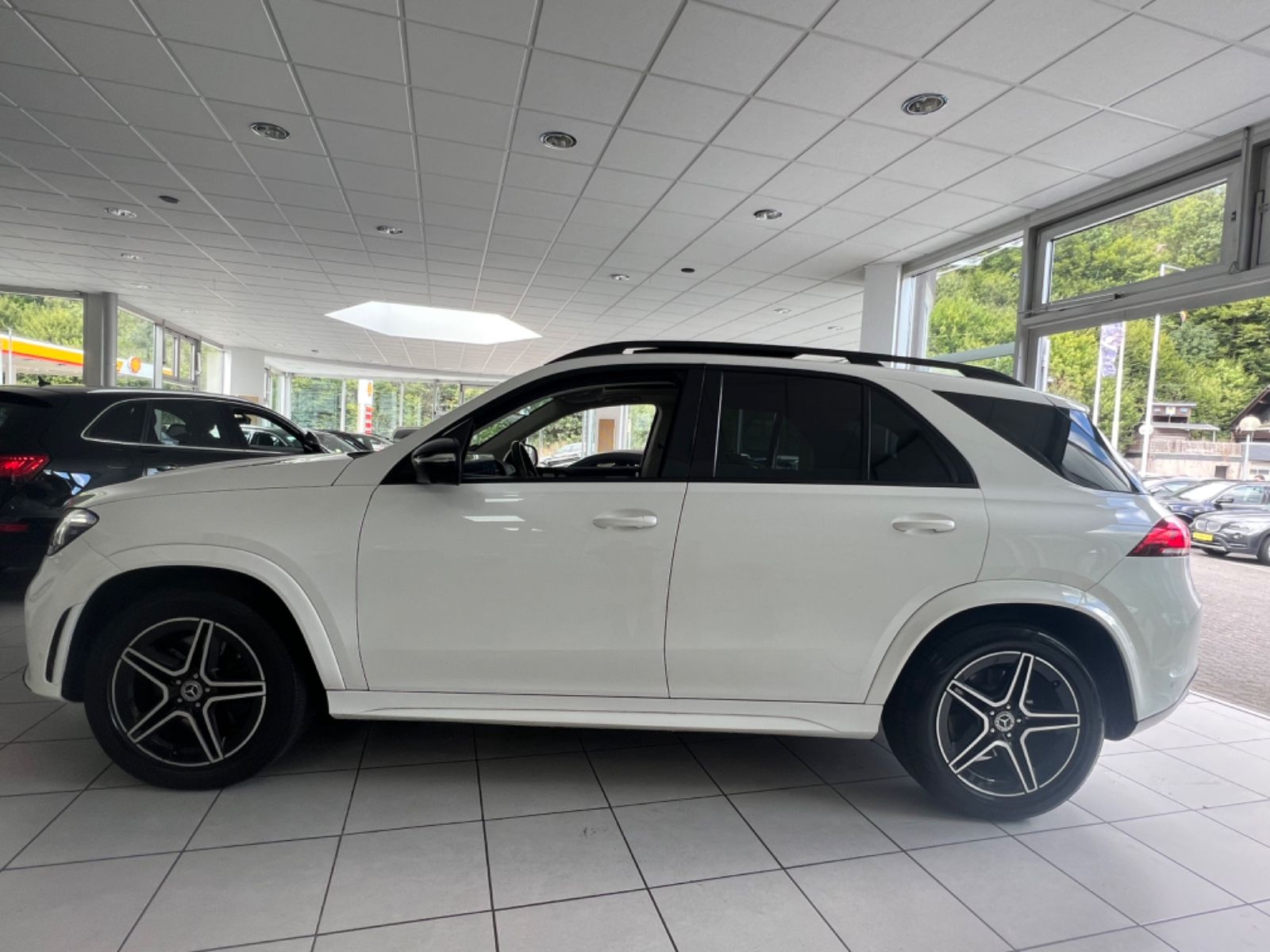Fahrzeugabbildung Mercedes-Benz GLE 350 d 4Matic AMG Line PANORAMA*AHK*SITZBELÜF