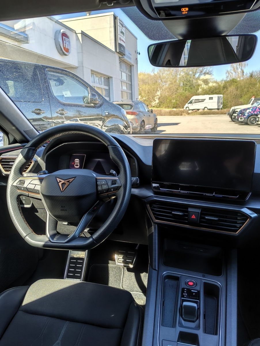 Fahrzeugabbildung CUPRA Leon 2.0 TSI (245 PS) DSG + ACC + SHZ