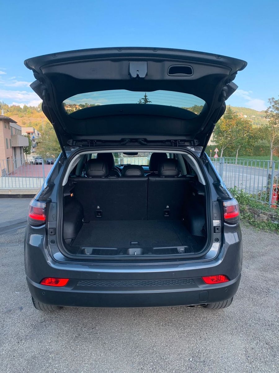 Jeep Compass Combass 4x4 E- ibrida - 90000 km de imagem 3