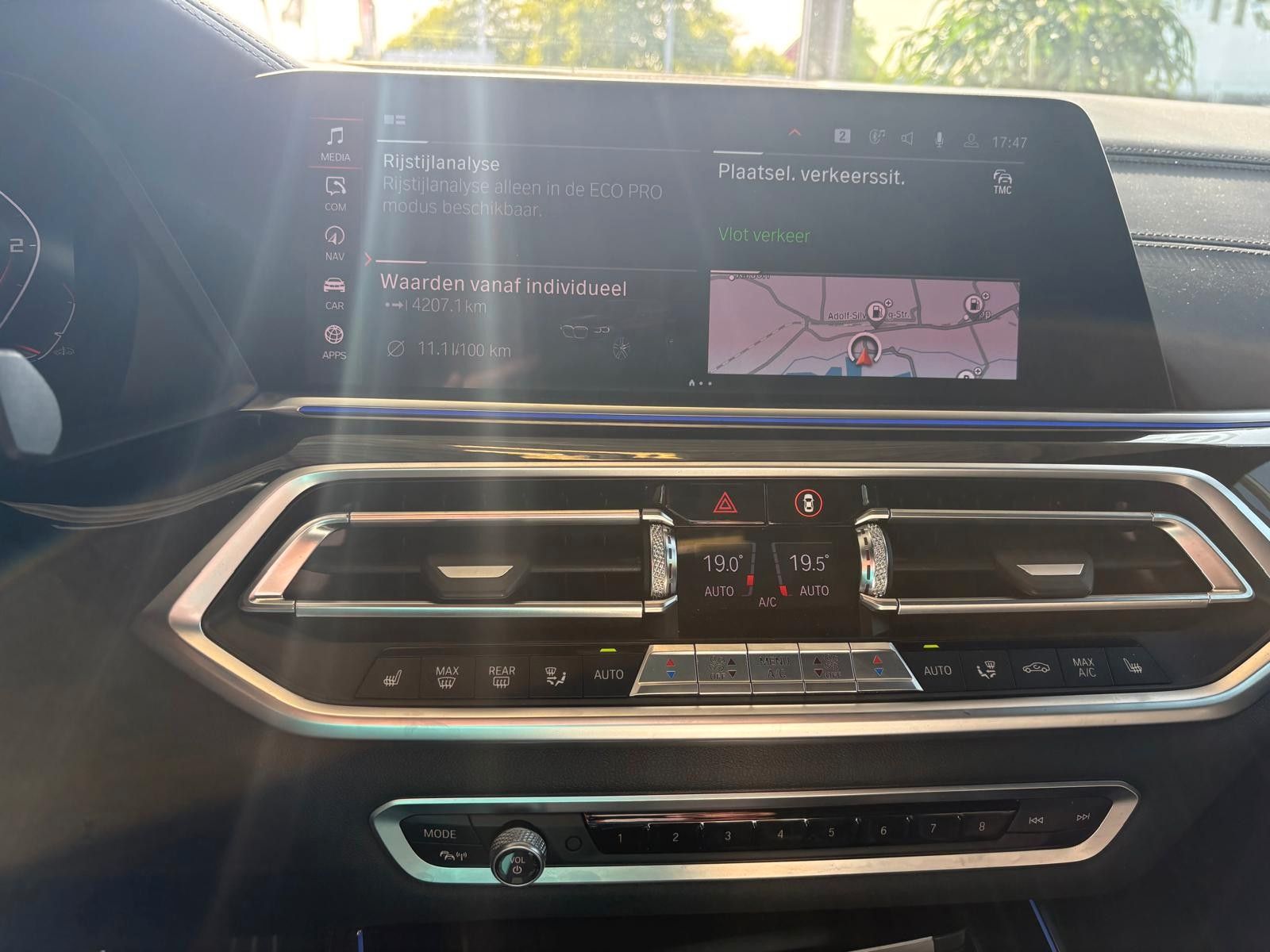Fahrzeugabbildung BMW X5  M50D,SKYLOU;22,LASER,HUD,PANO;