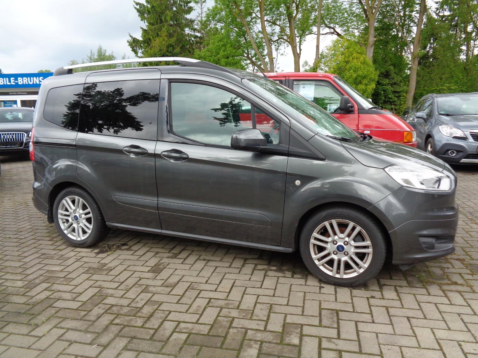 Ford Tourneo Courier Titanium, 1 Hand