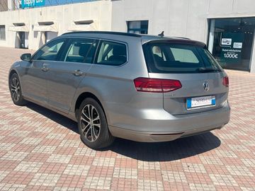 Volkswagen Passat - 4