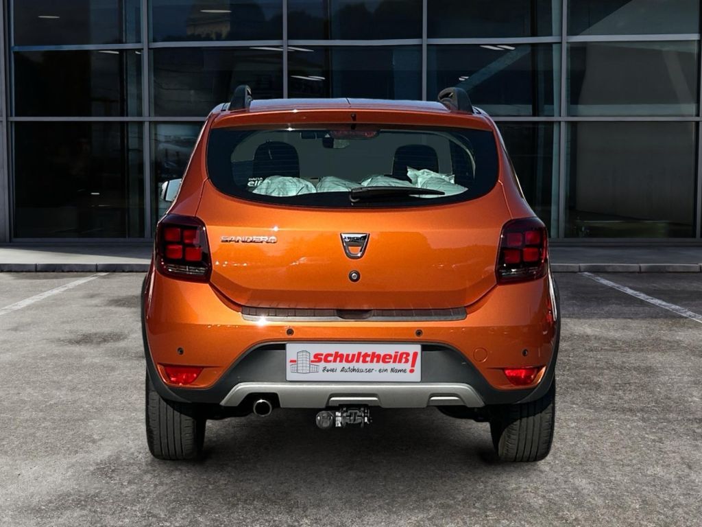 Fahrzeugabbildung Dacia Sandero Stepway TCe 90 Easy-R S&S Celebration