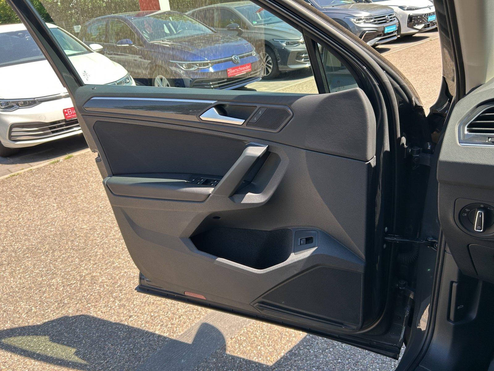 Volkswagen Tiguan 2.0 TDI DSG 4Mo Elegance AHK NAVI LED PDC