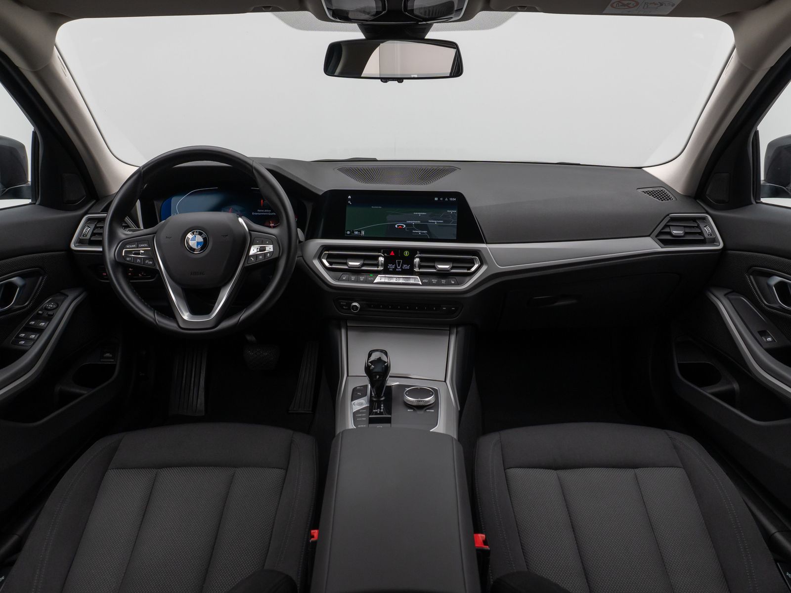 Fahrzeugabbildung BMW 320d DAB HiFi PDC Fernlichtassist Komfort Alarm