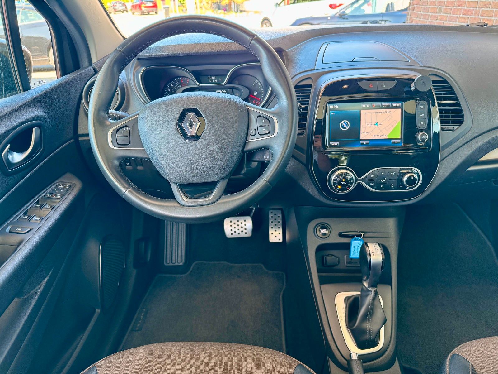 Fahrzeugabbildung Renault Captur Crossborder Navi/Kamera/Panorama/Leder