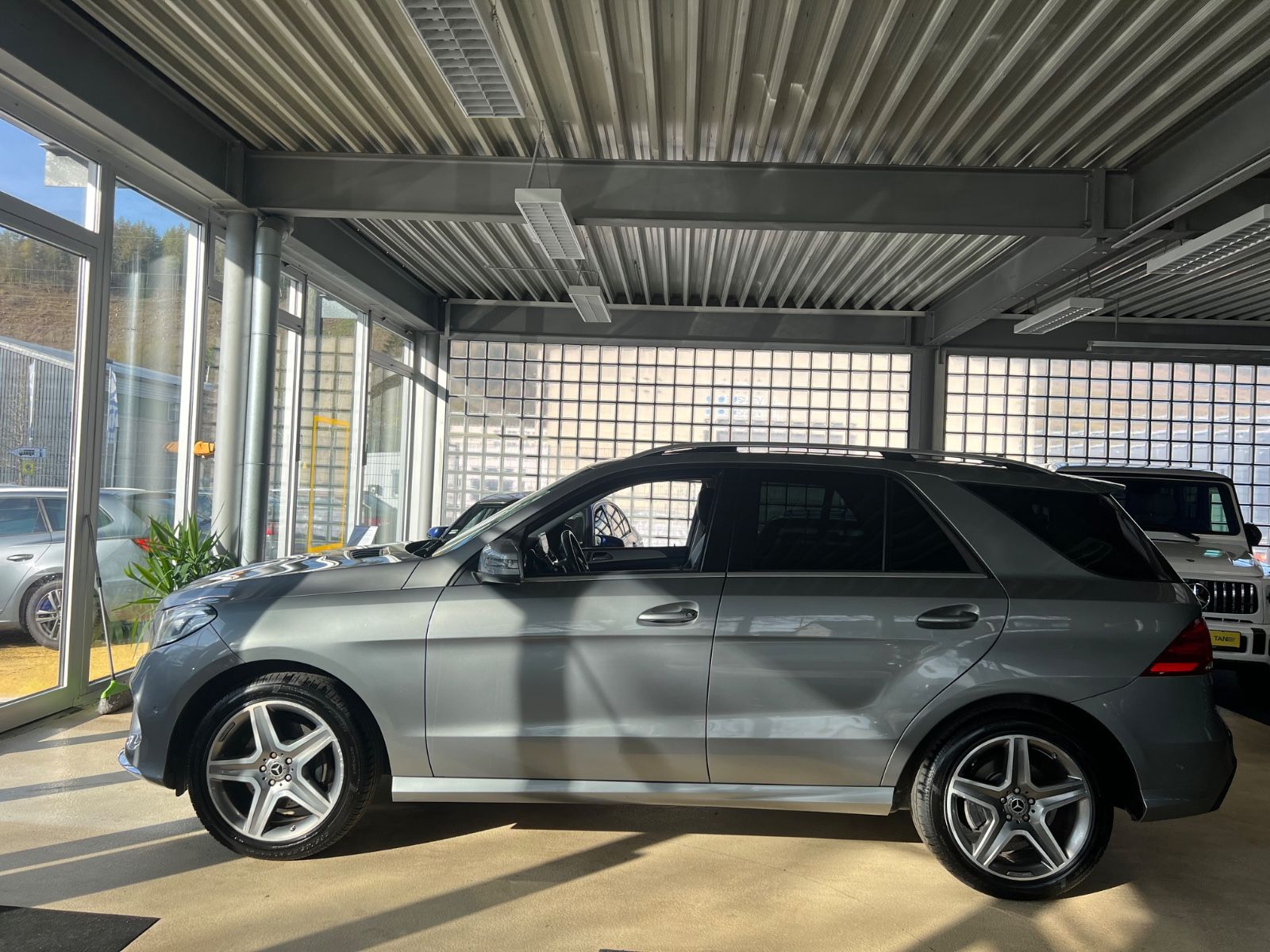 Fahrzeugabbildung Mercedes-Benz GLE 350 d 4Matic AMG LINE *SCHIEBEDACH*ANHK*