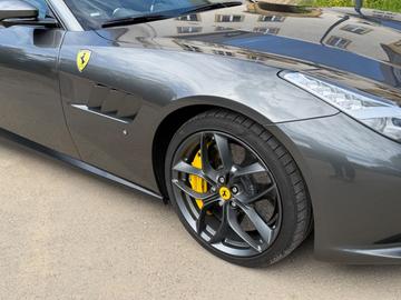 2020 Ferrari GTC4LUSSO — миниатюра 19