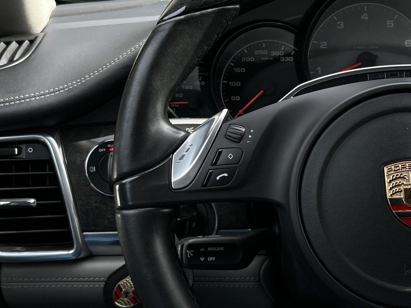 PORSCHE PANAMERA - 4S 4.8 - 400 CV -  PANORAMA -BVA - PACK SPORT CHRONO - TOIT OUVRANT