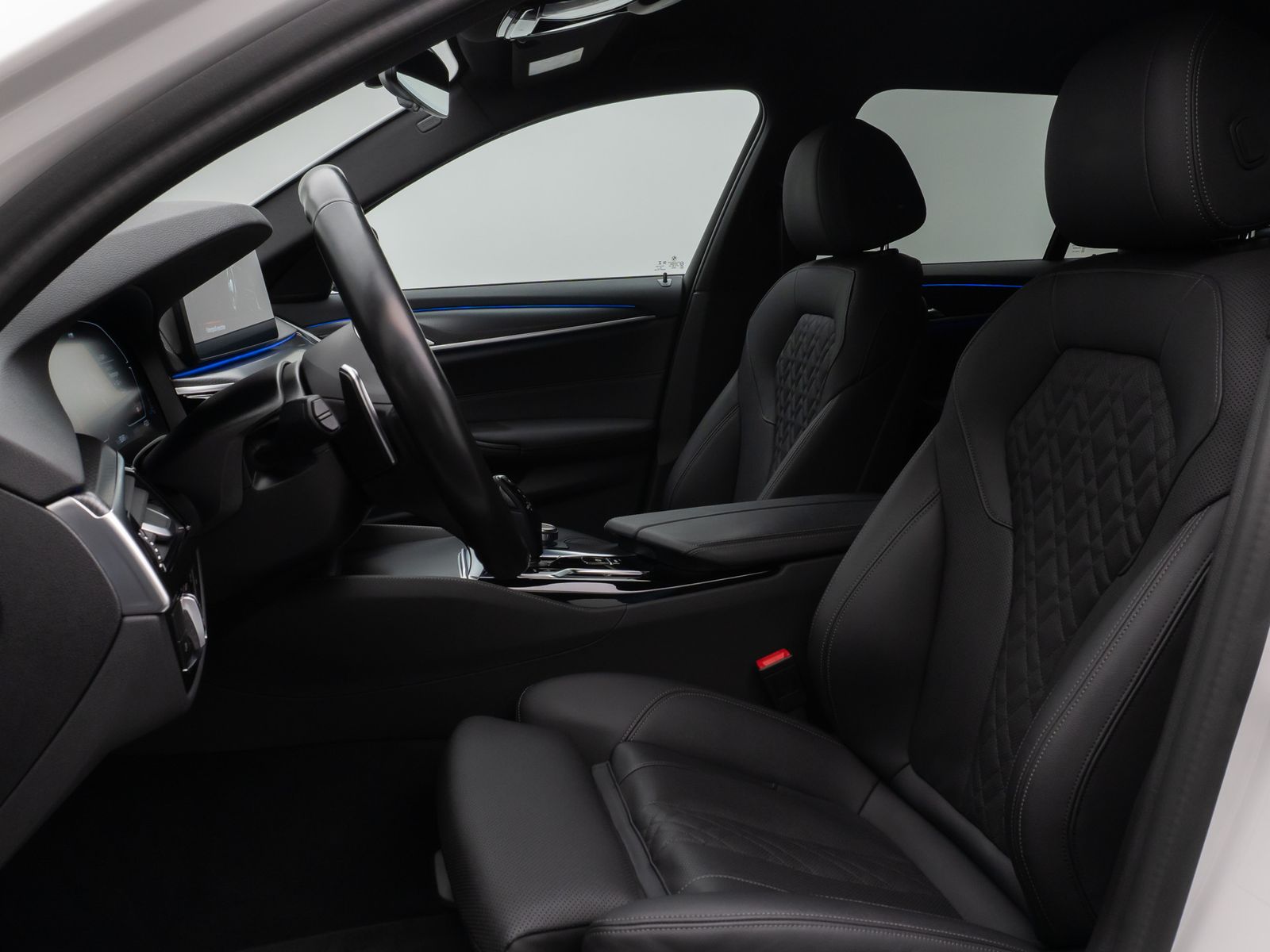 Fahrzeugabbildung BMW 530d M Sportpaket Pro Kamera DAB HiFi Alarm AHK