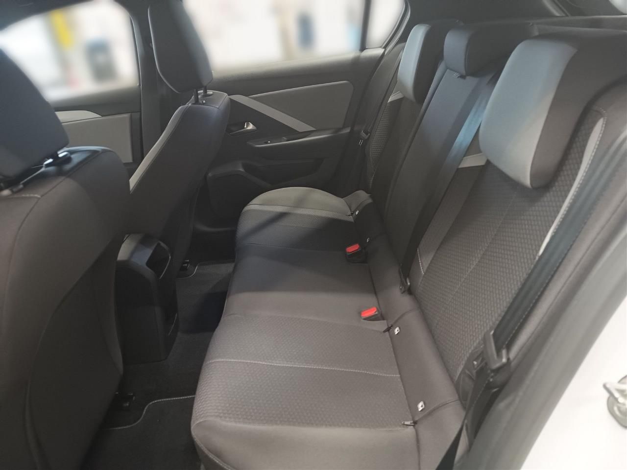Fahrzeugabbildung Opel Astra L Lim. 1.2 Turbo Edition