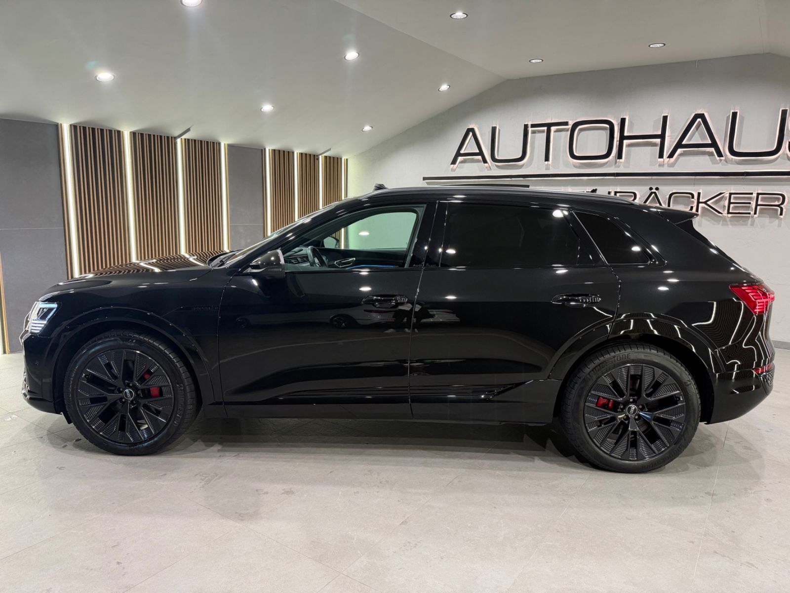 Audi Q8 e-tron 55 quattro S line*PANO*LED*AHK*LUFT* imagem 3