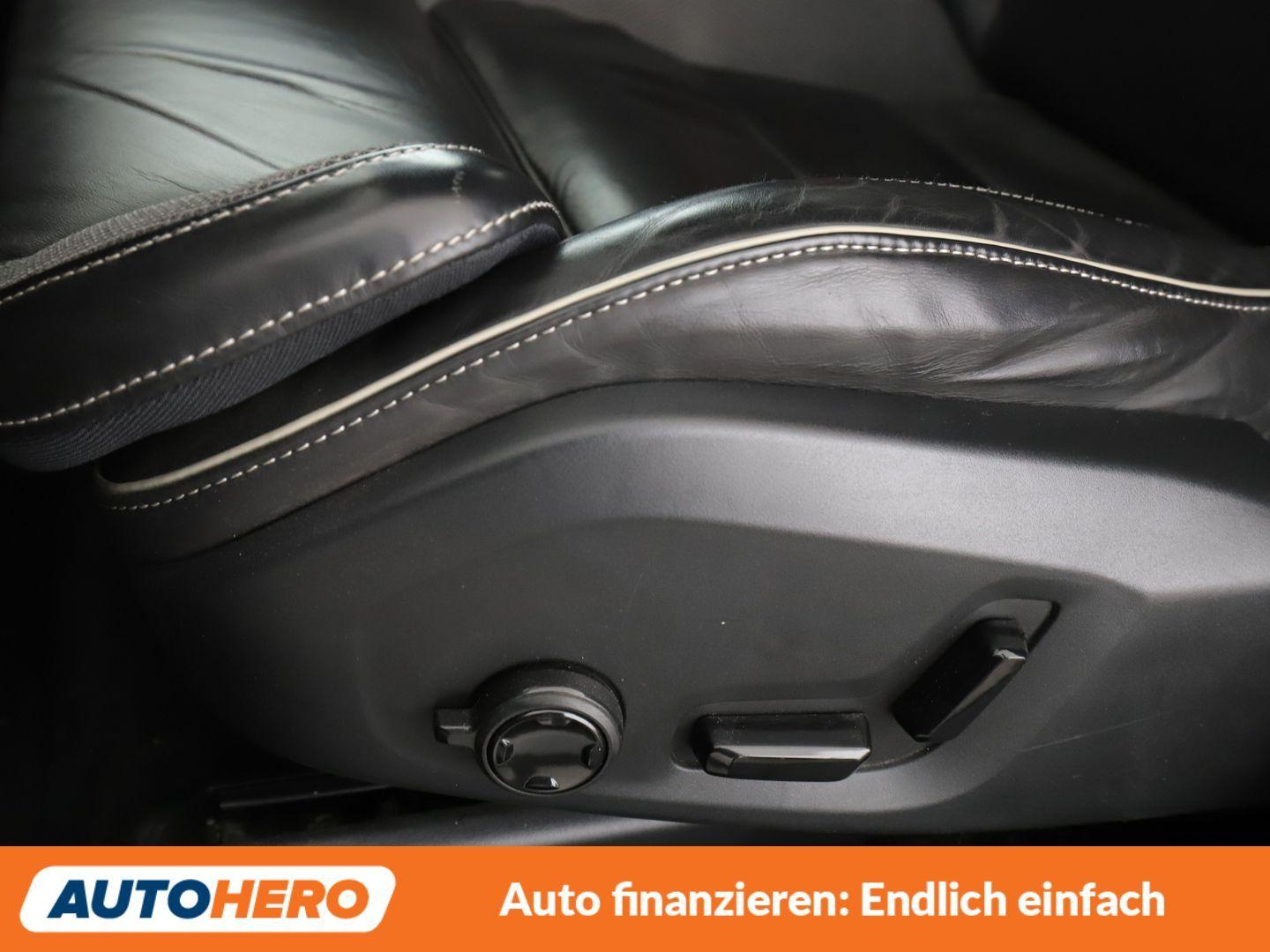 Volvo XC60 2.0 T5 R-Design 2WD Aut.*NAVI*LED*CAM*PDC*