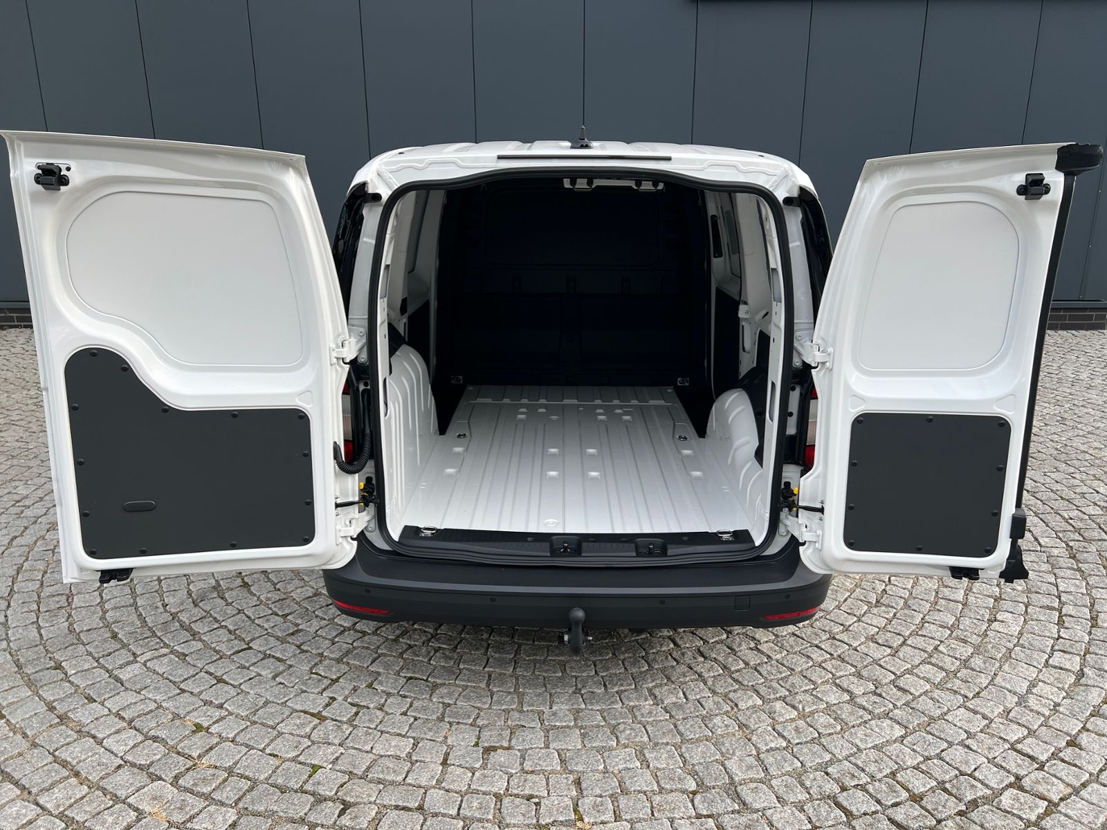 Fahrzeugabbildung Volkswagen Caddy Cargo Maxi 2.0 TDI *AHK, Klima, AppConnect