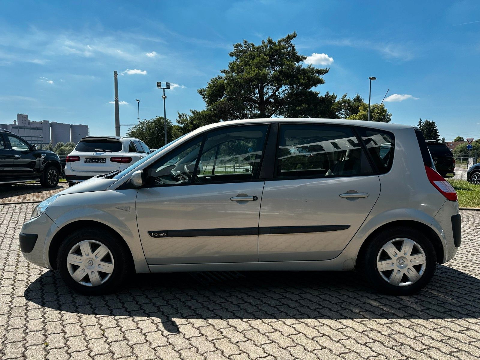 Fahrzeugabbildung Renault Scenic III Dynamique