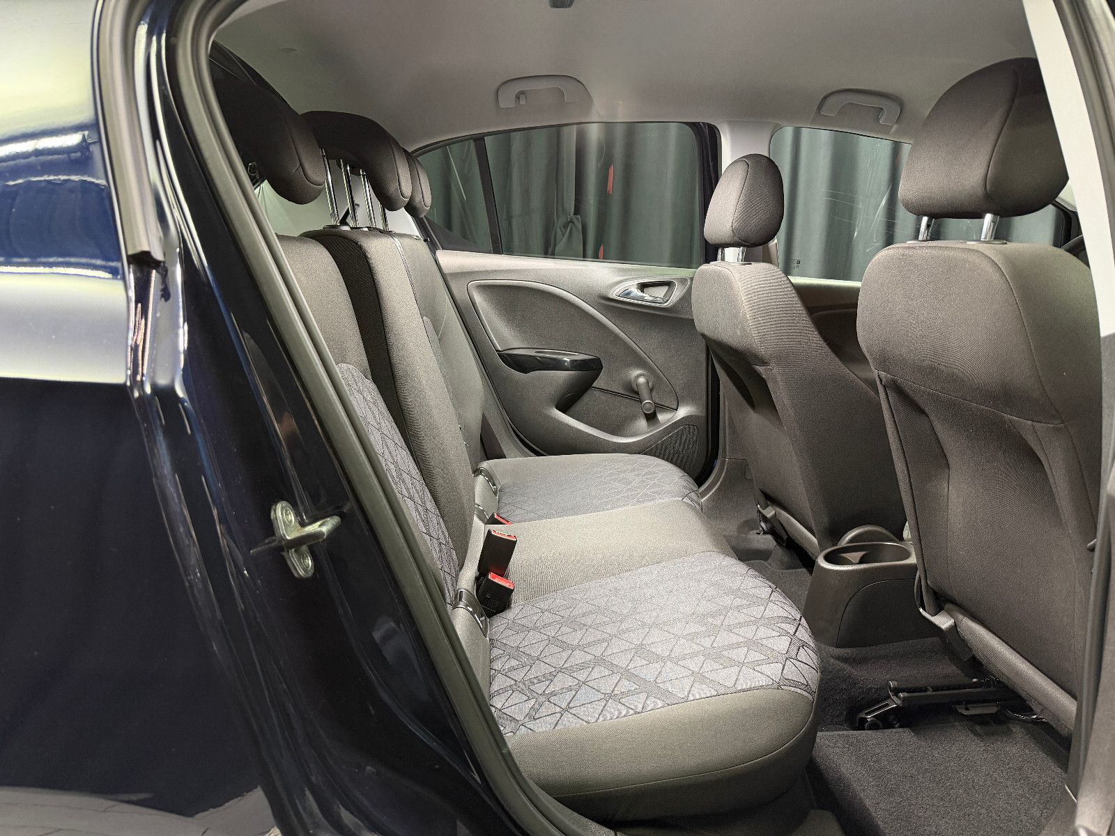 Fahrzeugabbildung Opel Corsa E|Automatik|RF-Kamera|Heizung|Bluetooth