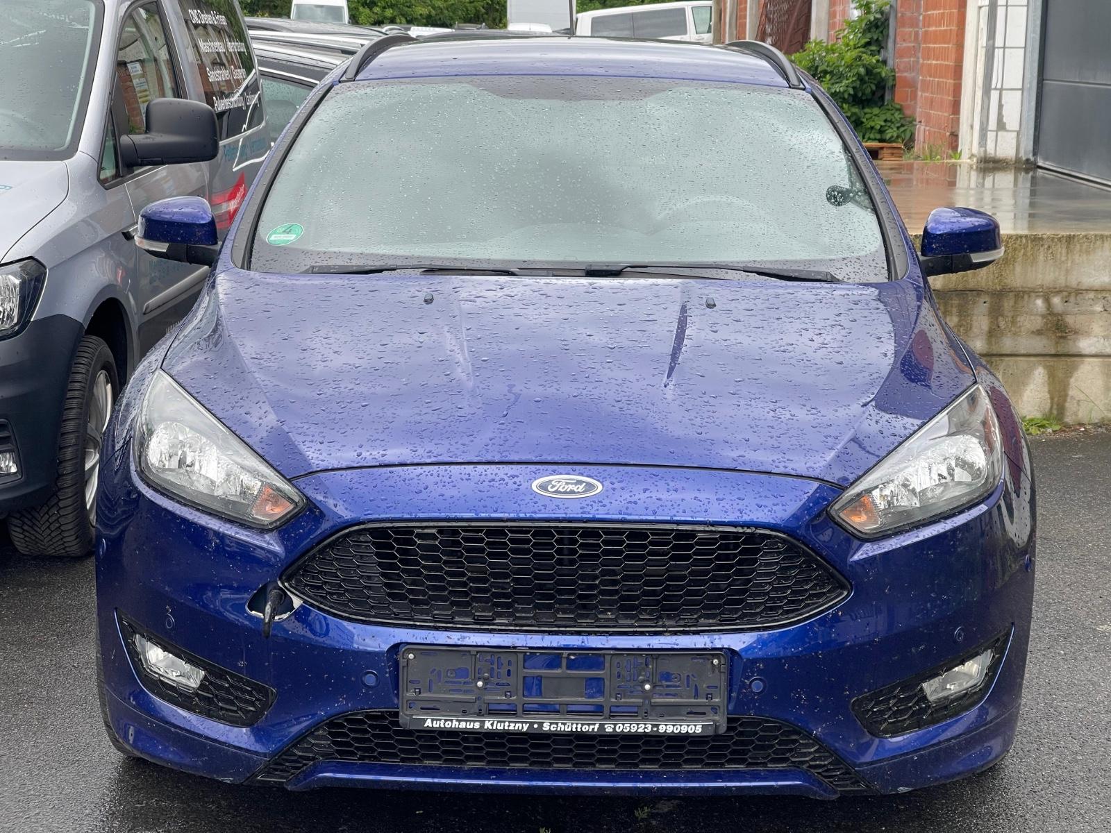 Ford Focus Turnier ST-Line - MOTOR DREHT