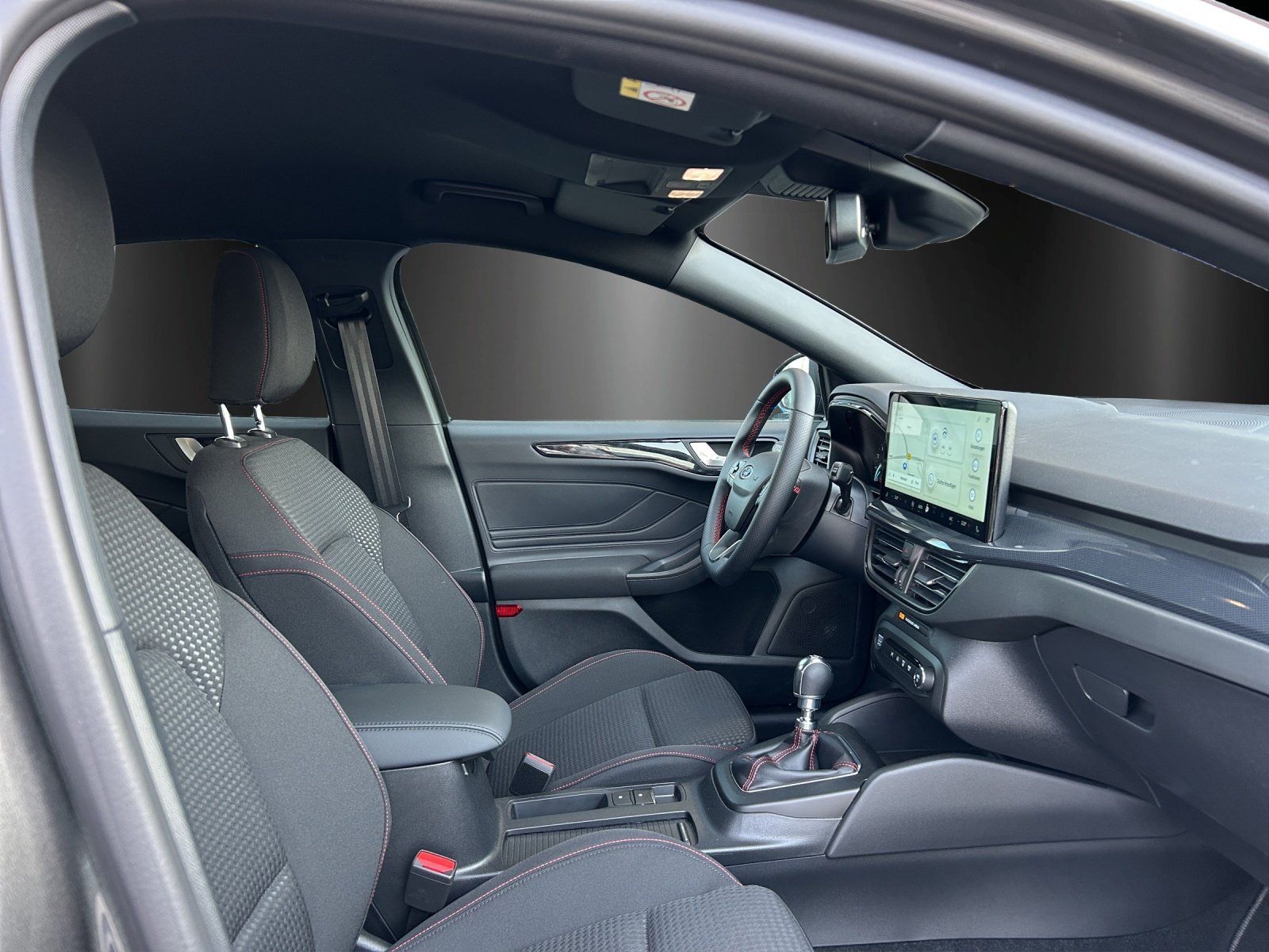 Fahrzeugabbildung Ford Focus ST-Line 5 Türer Styling Pak. Winter Pak.