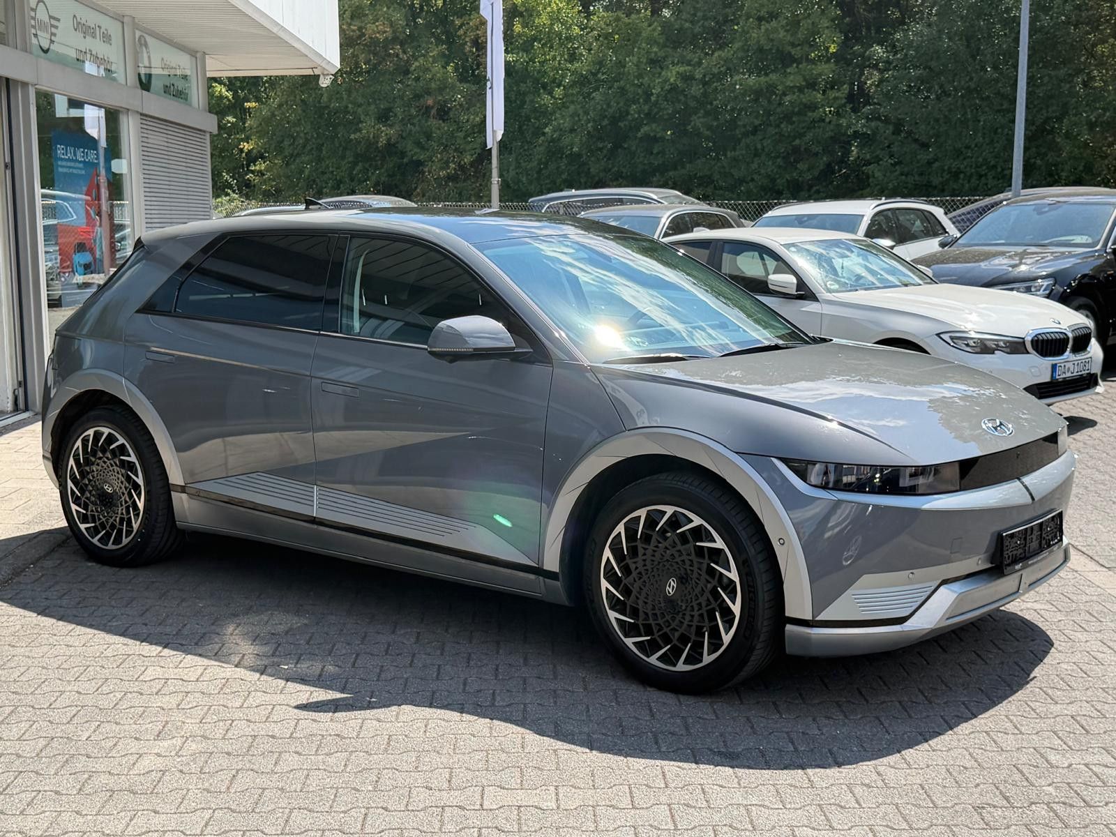 Fahrzeugabbildung Hyundai Ioniq 5 Uniq 4WD RELAX+HEAD+LED+SOLAR+360+ACC+WP