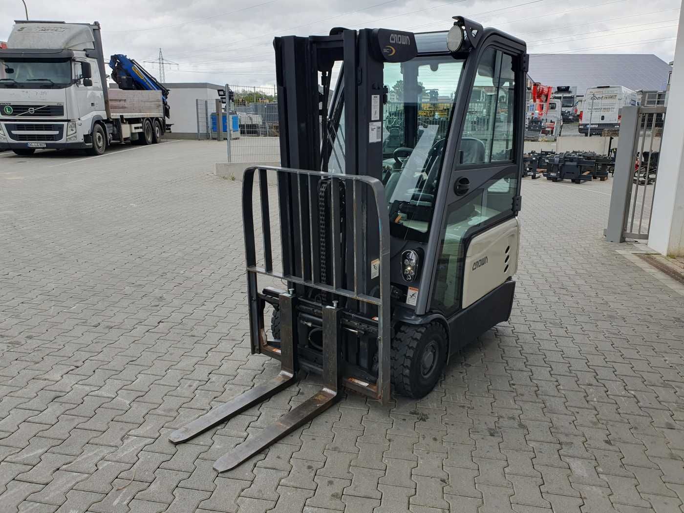 Fahrzeugabbildung Andere Crown SCT6020-1.3 /Triplex: 4.30m / SS / 1.185h!