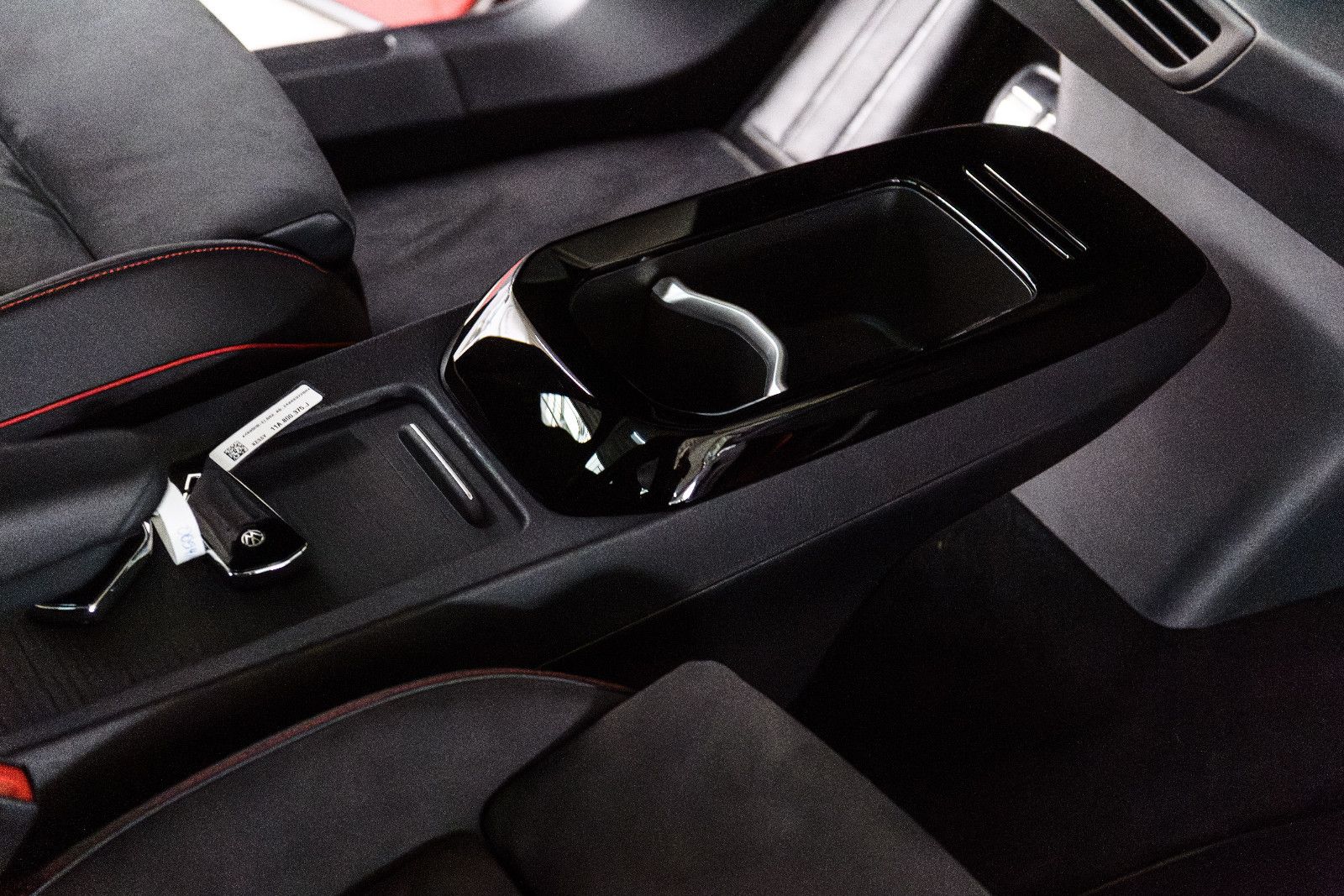 Fahrzeugabbildung Volkswagen ID.4 250 GTX 4Motion IQ-LED+AHK+E-SITZE+PANO+HuD