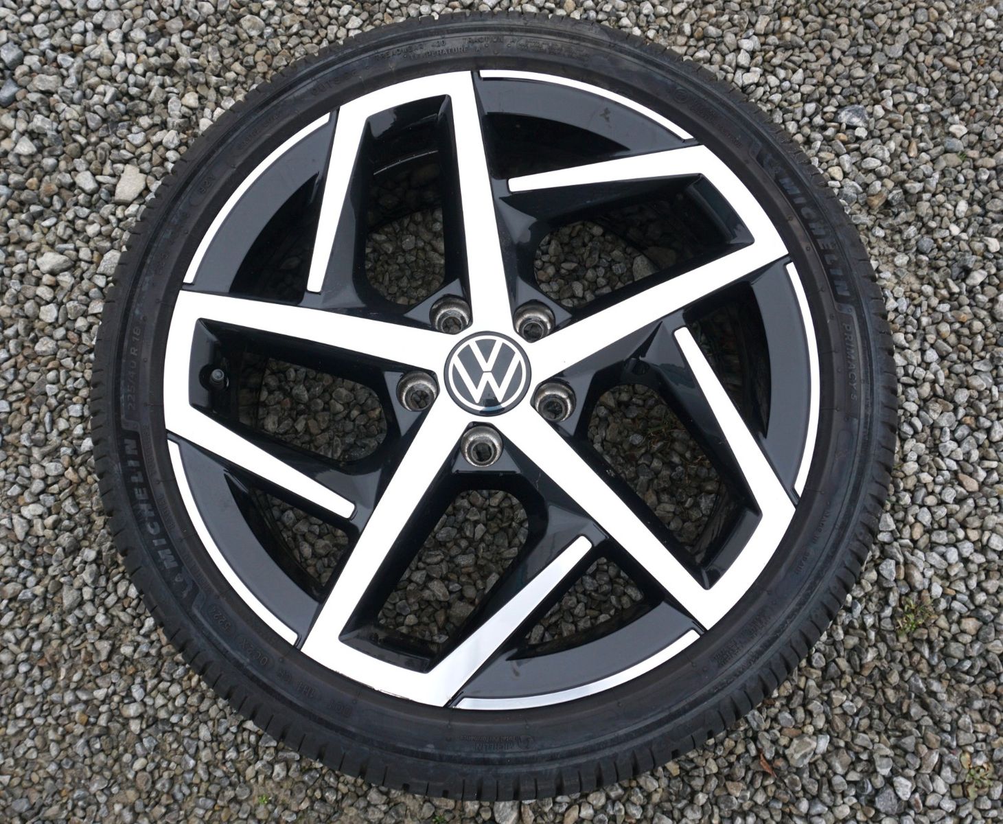 Fahrzeugabbildung Volkswagen Golf VIII Variant Style, Navi,LED,HUD,Kamera +WR