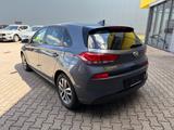 Hyundai i30 YES! KAMERA/NAVI/LED/SHZ/KLIMAA/48000KM* - Hyundai i30 YES! mit Benzin-Antrieb