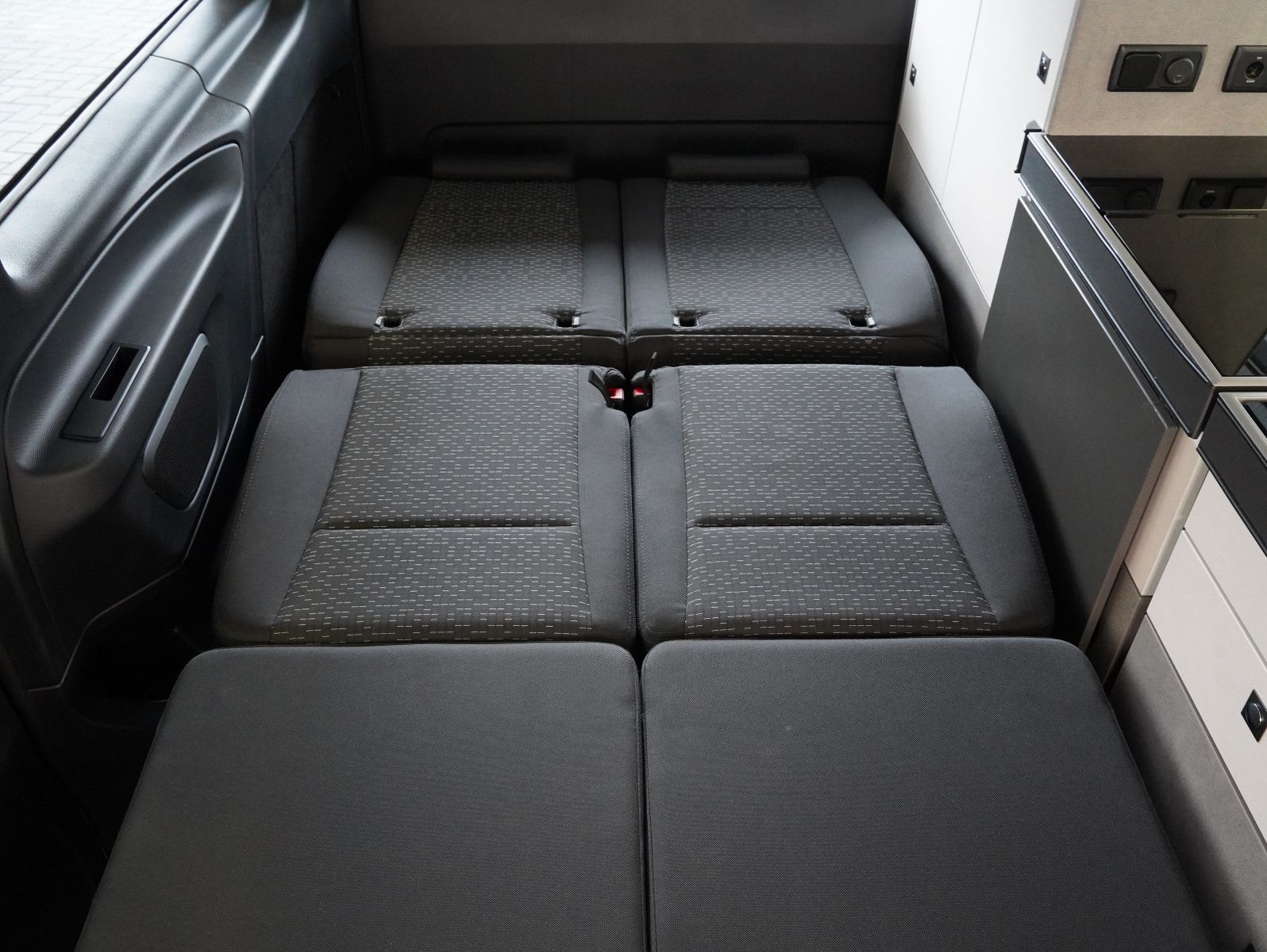 Fahrzeugabbildung Mercedes-Benz Vito Tourer 119 CDI Pro 4x4 lang PÖSSL/KÜCHE