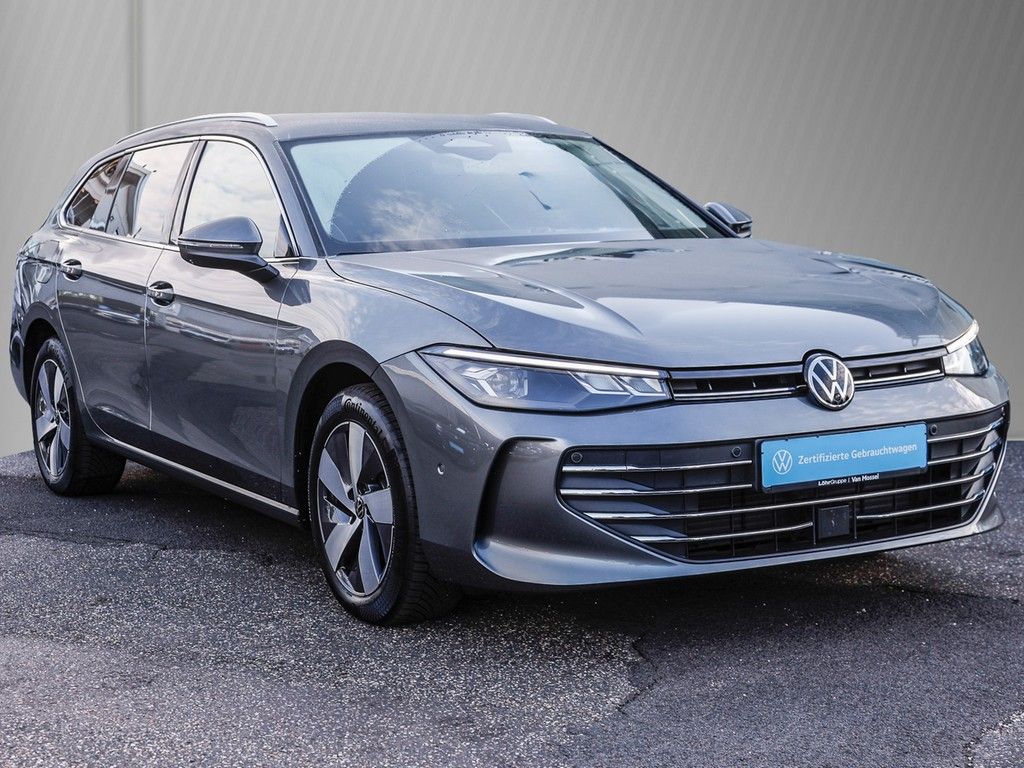 Volkswagen Passat Variant 2.0 TDI DSG Business AHK Navi RFK foto 4